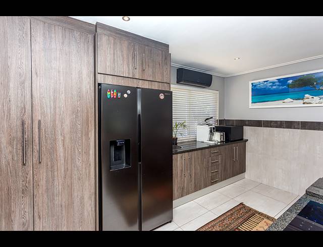 3 BEDROOM HOUSE FOR SALE IN PLATTEKLOOF GLEN